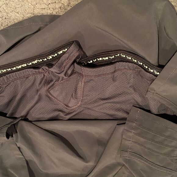 Brooks Tennis Skort Skirt Size Medium GreyWith Polka Dot Top Trim - Picture 10 of 11